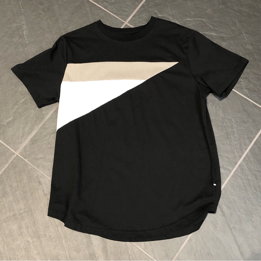 T-Shirt Size Large Black